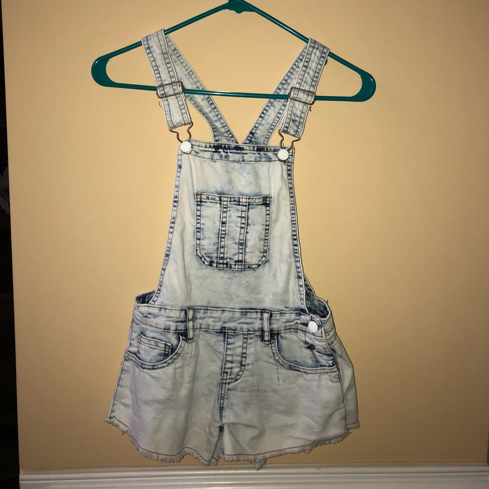 Overall shorts